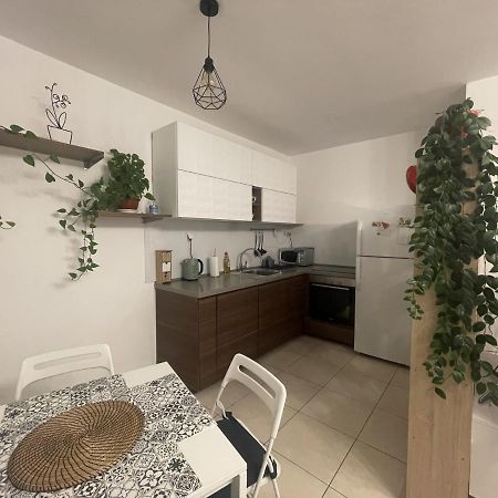 Ashdod City Center 2-Rooms Apartment, 15Min Walk To The Beach Eksteriør billede