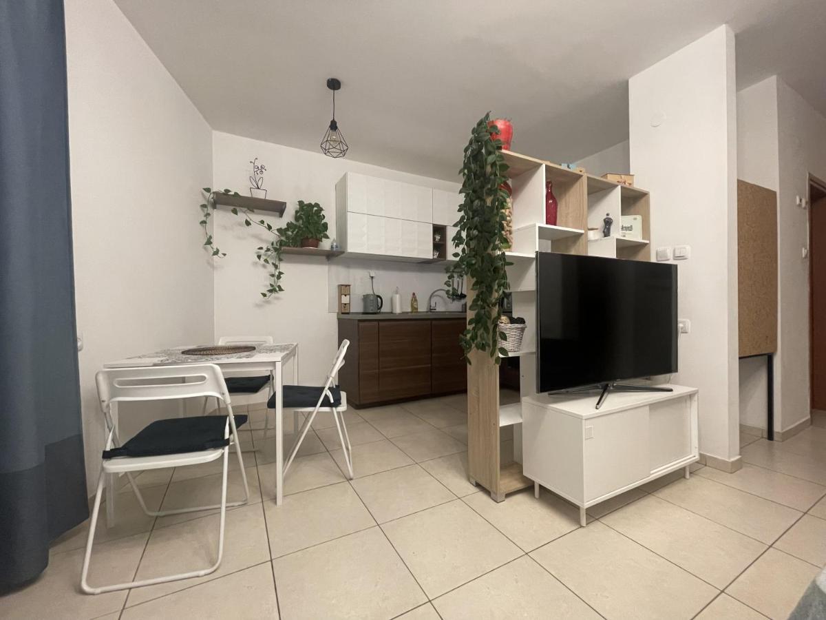 Ashdod City Center 2-Rooms Apartment, 15Min Walk To The Beach Eksteriør billede